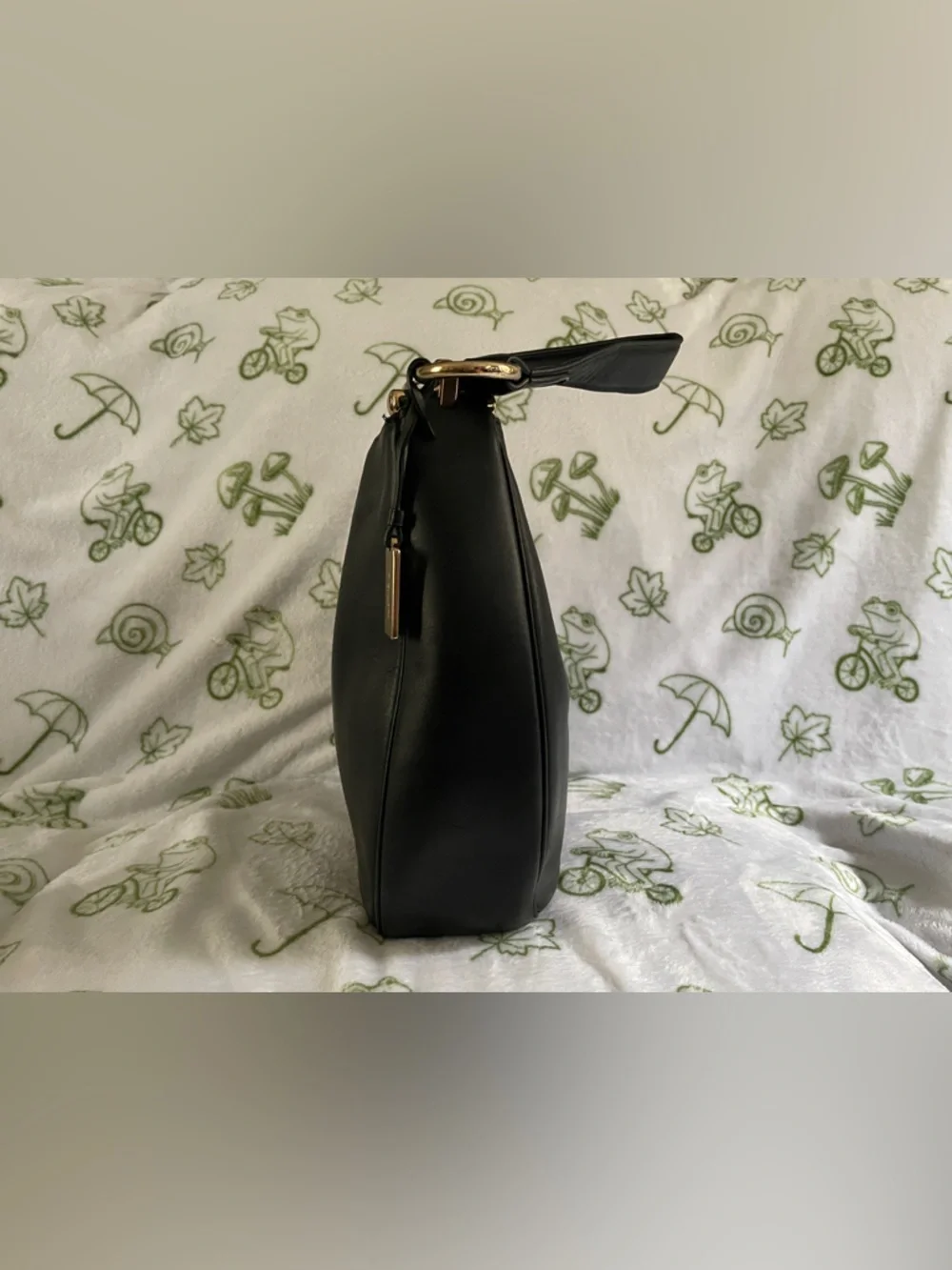 Coach Black Leather Shoulder Bag with Gold Accents / like new - Picture 3 of 6